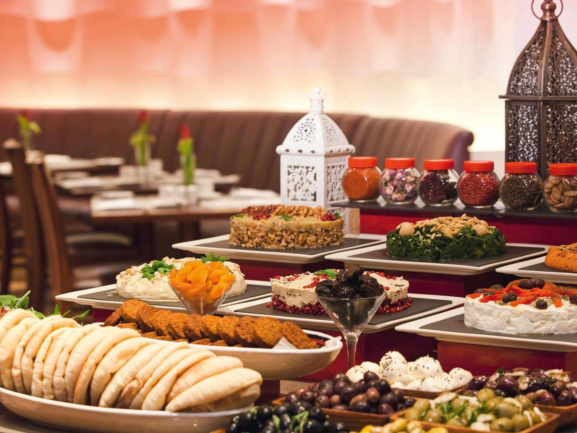 Mövenpick Hotel&apartments Bur 5* Dubai